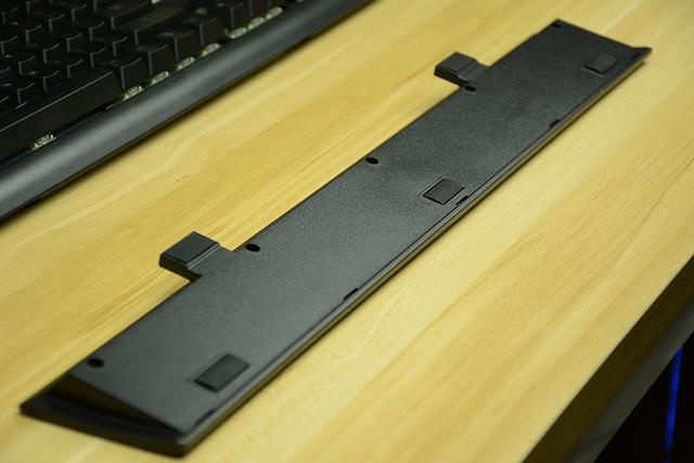 全能等效，自带集线接口的银轴旗舰键盘——Tt X1星脉 RGB