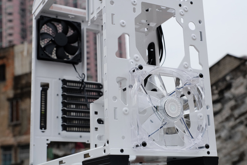 比想象更惊喜：COOLERMASTER 酷冷至尊 白色武尊神690开箱