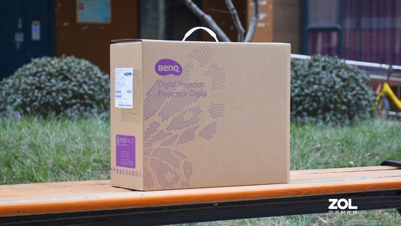 智能化背景下的办公新体验 明基E580商务投影仪