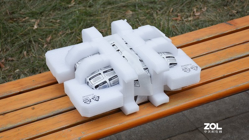 智能化背景下的办公新体验 明基E580商务投影仪