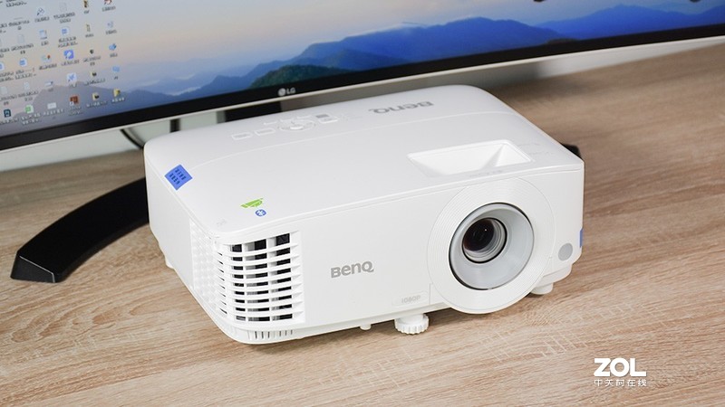 智能化背景下的办公新体验 明基E580商务投影仪