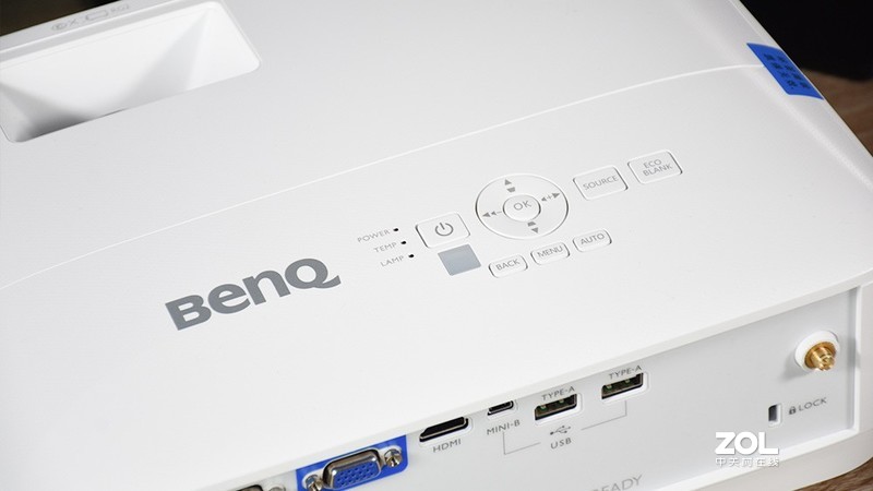 智能化背景下的办公新体验 明基E580商务投影仪