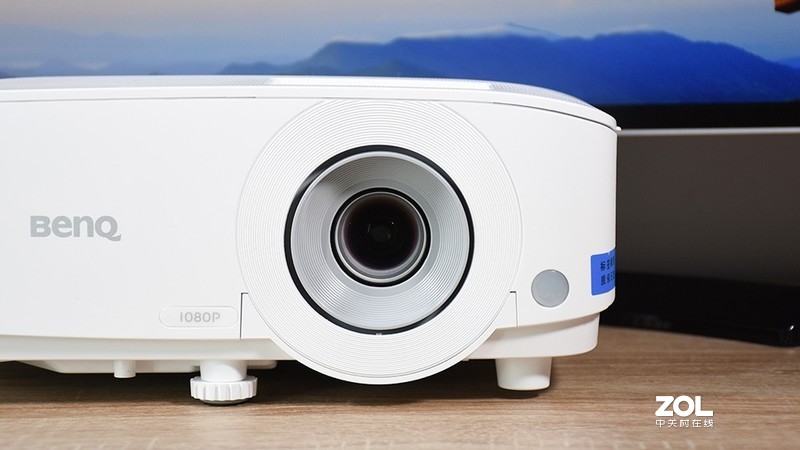 智能化背景下的办公新体验 明基E580商务投影仪