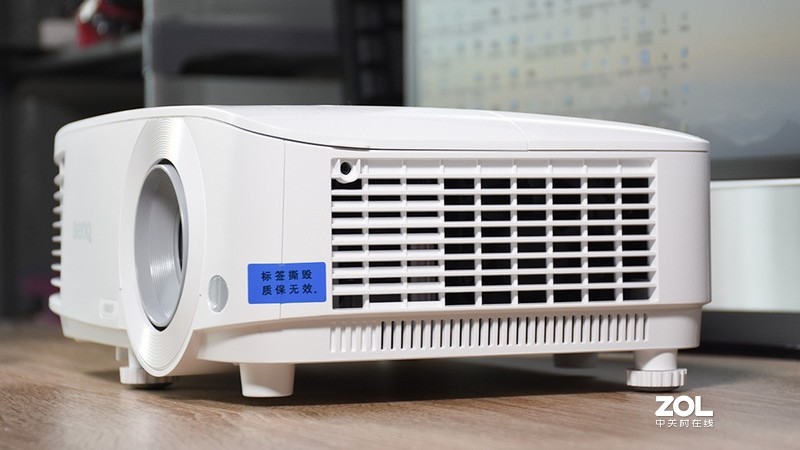 智能化背景下的办公新体验 明基E580商务投影仪