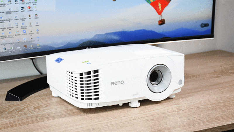 智能化背景下的办公新体验 明基E580商务投影仪