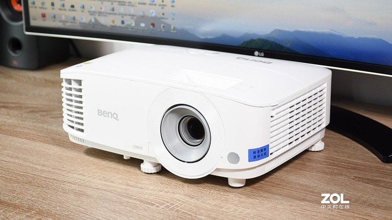 智能化背景下的办公新体验 明基E580商务投影仪