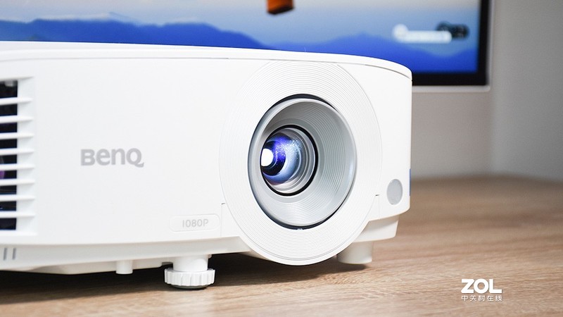 智能化背景下的办公新体验 明基E580商务投影仪