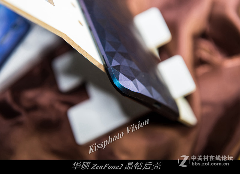 钻石外观—华硕Zenfone2晶钻后壳（蓝钻版）图赏