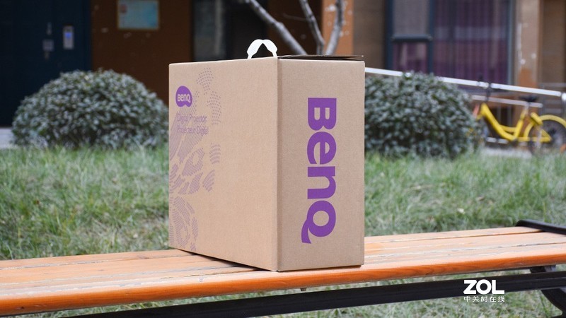 智能化背景下的办公新体验 明基E580商务投影仪