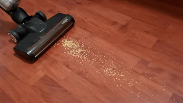 莱克魔洁M12S立式无线吸尘器，让你从劳累的家务中解放出来