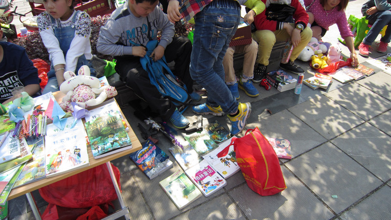 “五一”小新星英语绣溪公园图书跳蚤市场