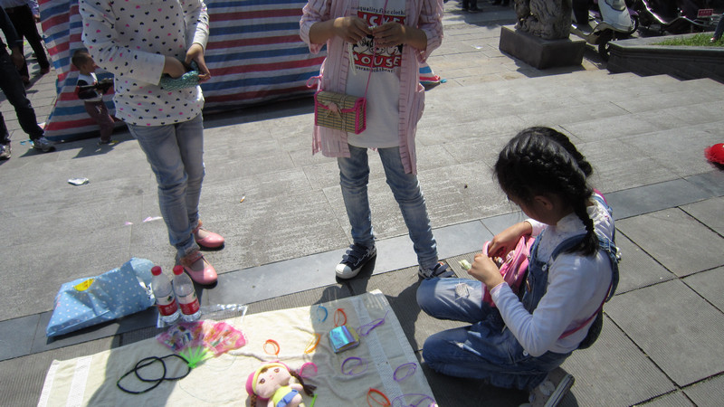 “五一”小新星英语绣溪公园图书跳蚤市场