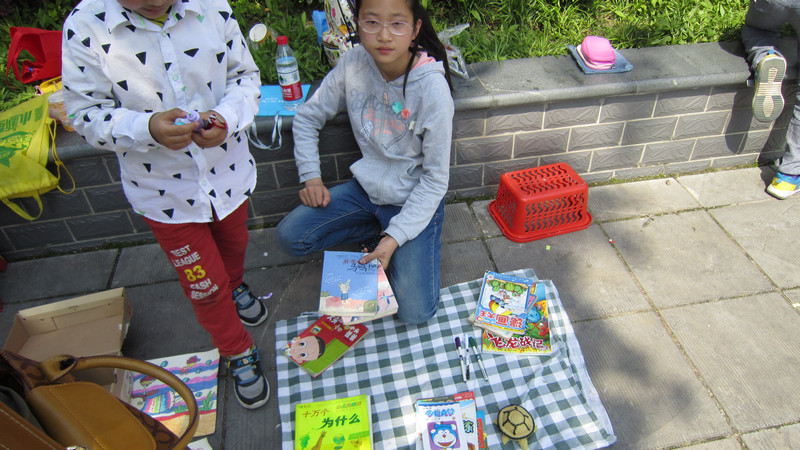 “五一”小新星英语绣溪公园图书跳蚤市场