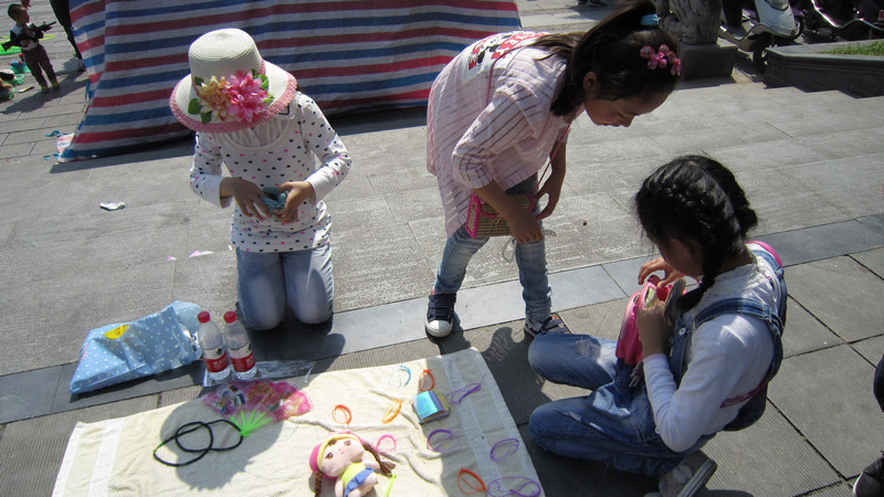 “五一”小新星英语绣溪公园图书跳蚤市场