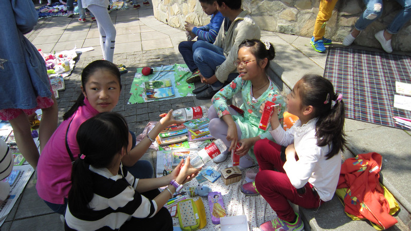 “五一”小新星英语绣溪公园图书跳蚤市场