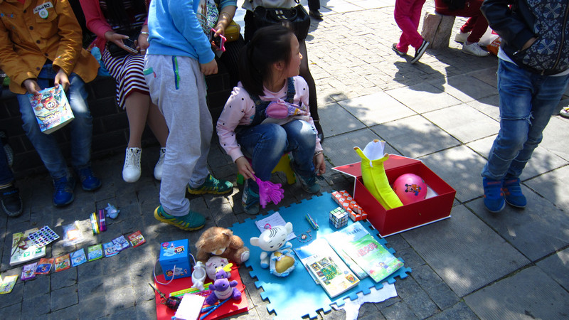 “五一”小新星英语绣溪公园图书跳蚤市场