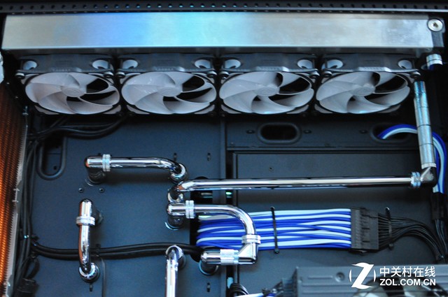 「Z玩主」硬派金属风格 天价信仰神机