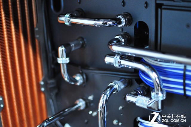 「Z玩主」硬派金属风格 天价信仰神机