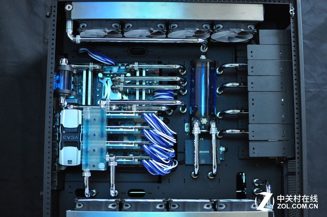 「Z玩主」硬派金属风格 天价信仰神机