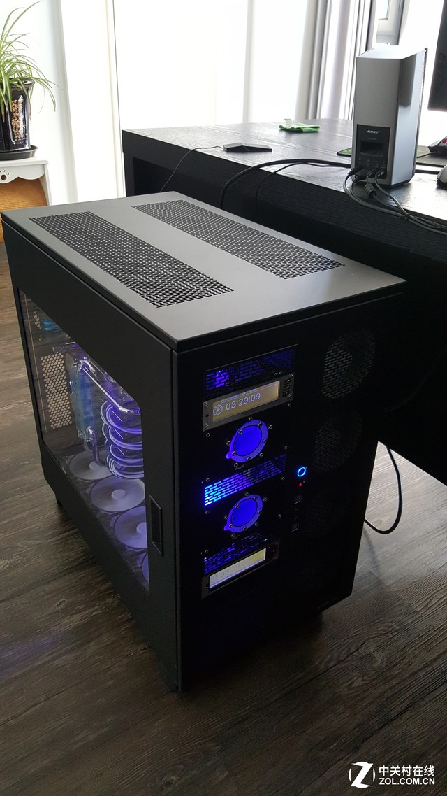 「Z玩主」硬派金属风格 天价信仰神机