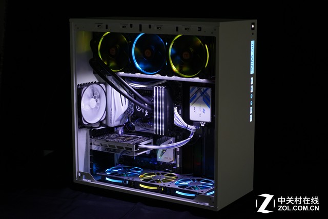 「Z玩主」硬派金属风格 天价信仰神机