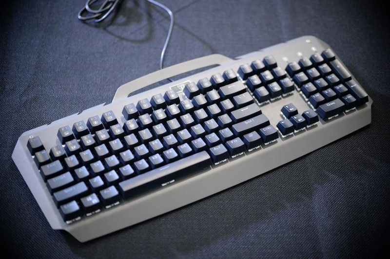 剑刃出鞘迷幻灯效终极手感eti700幽灵之刃机械键盘震撼开箱