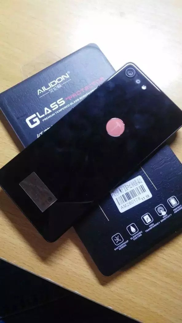 买的锤子坚果PRO2终于到了，开箱上手发现小惊喜！