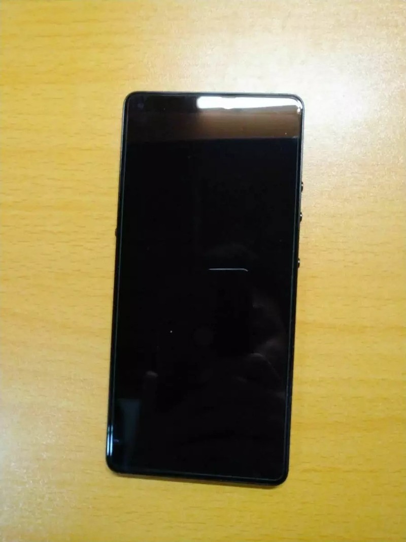 买的锤子坚果PRO2终于到了，开箱上手发现小惊喜！