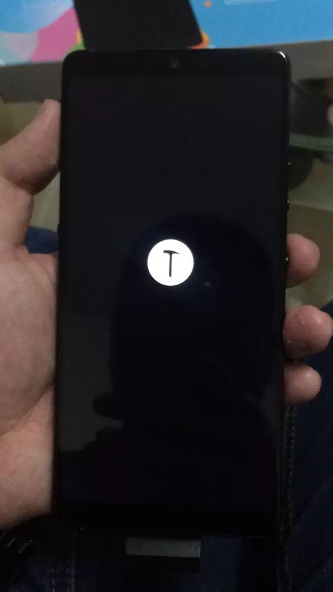 买的锤子坚果PRO2终于到了，开箱上手发现小惊喜！