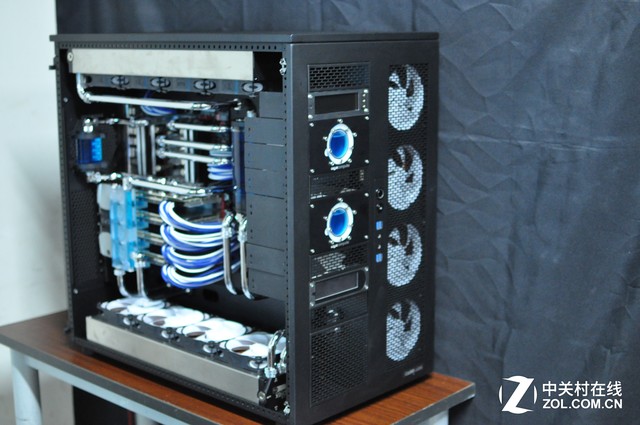 「Z玩主」硬派金属风格 天价信仰神机