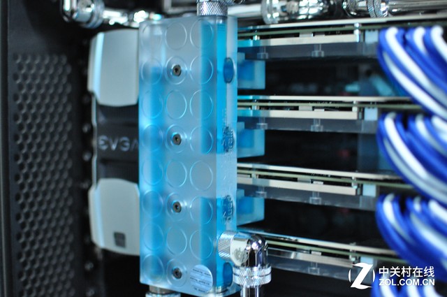 「Z玩主」硬派金属风格 天价信仰神机