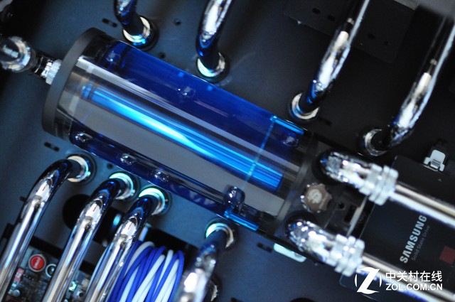 「Z玩主」硬派金属风格 天价信仰神机