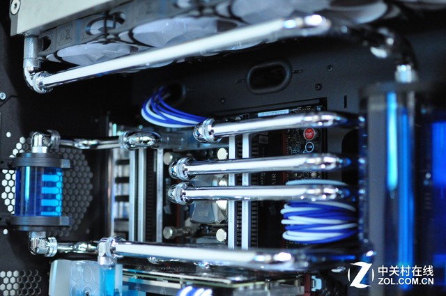 「Z玩主」硬派金属风格 天价信仰神机