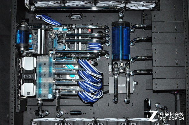 「Z玩主」硬派金属风格 天价信仰神机