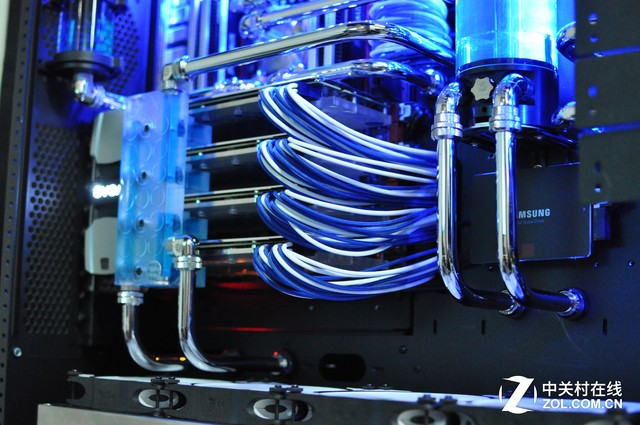 「Z玩主」硬派金属风格 天价信仰神机