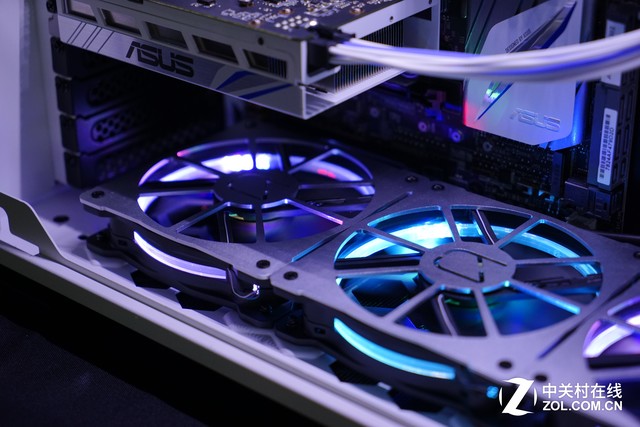 「Z玩主」硬派金属风格 天价信仰神机