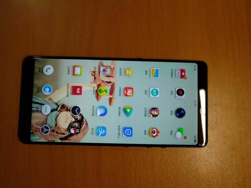 买的锤子坚果PRO2终于到了，开箱上手发现小惊喜！