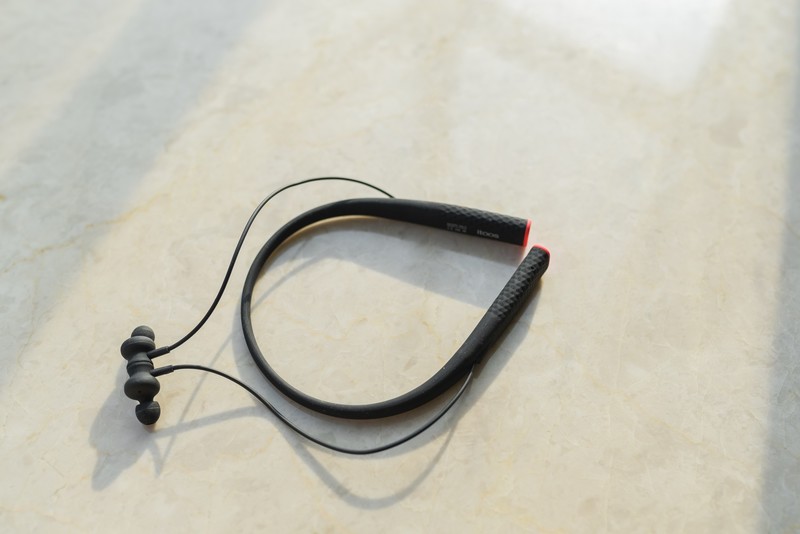 蓝牙运动耳机不好选？其实满足需求才是关键，itoos燃--轻体验