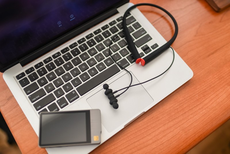 蓝牙运动耳机不好选？其实满足需求才是关键，itoos燃--轻体验