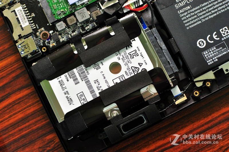 GIGABYTE P34K V7，搭配GTX1050 TI，让效能持平桌机