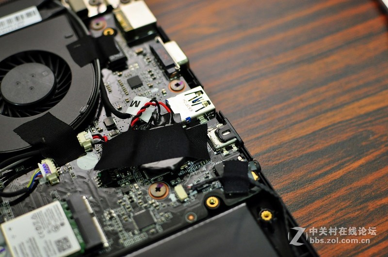 GIGABYTE P34K V7，搭配GTX1050 TI，让效能持平桌机