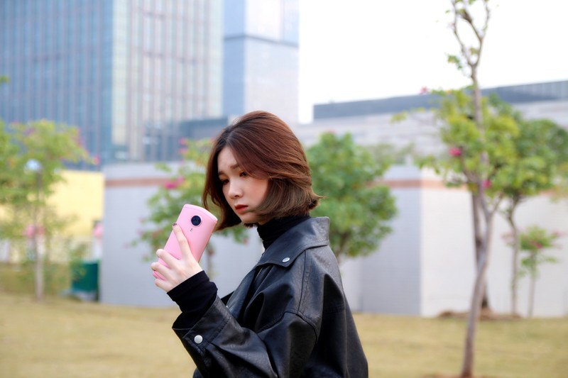 【电影级虚化，夜间自拍更好看】“粉”黛佳人，自拍美益求美——使用体验