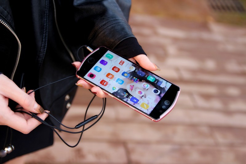 【电影级虚化，夜间自拍更好看】“粉”黛佳人，自拍美益求美——使用体验