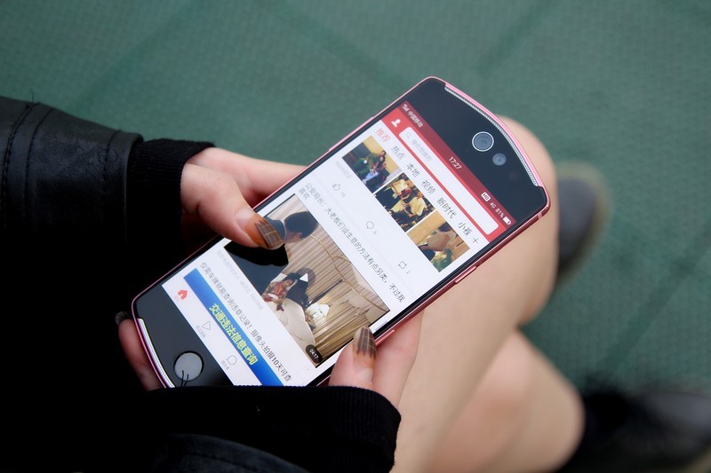 【电影级虚化，夜间自拍更好看】“粉”黛佳人，自拍美益求美——使用体验