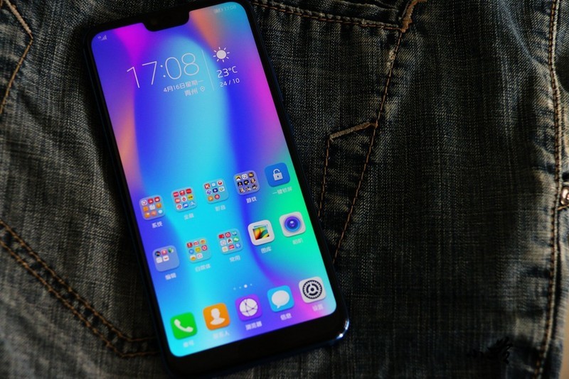 【小三爷评测】致美极光，AI再进化—荣耀10上手体验