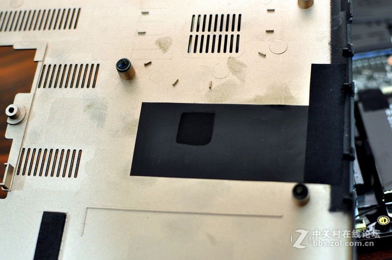 GIGABYTE P34K V7，搭配GTX1050 TI，让效能持平桌机