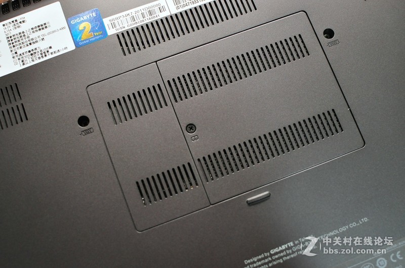 GIGABYTE P34K V7，搭配GTX1050 TI，让效能持平桌机