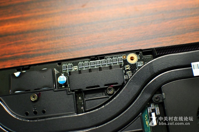 GIGABYTE P34K V7，搭配GTX1050 TI，让效能持平桌机