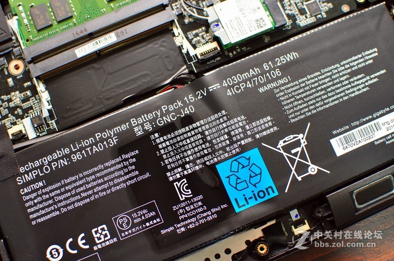 GIGABYTE P34K V7，搭配GTX1050 TI，让效能持平桌机