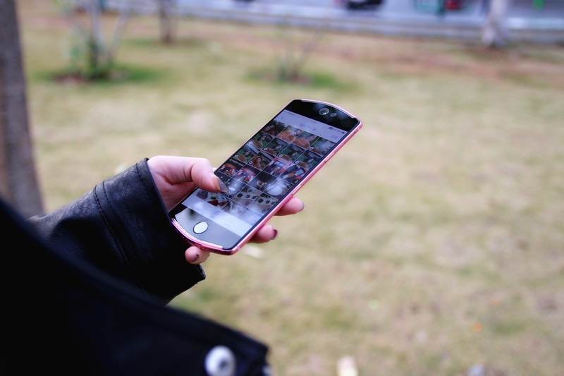 【电影级虚化，夜间自拍更好看】“粉”黛佳人，自拍美益求美——使用体验